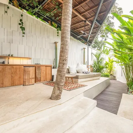 Beach Alcove